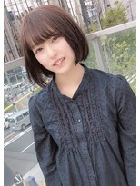 アマンドール(Aman D'or)&nbsp;振り向く時にフワッと揺れるナチュラルボブ×ラベンダーアッシュ