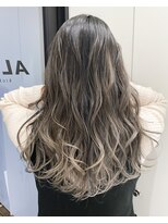 アライブ キチジョウジ(ALIVE Kichijoji)&nbsp;【ALIVE吉祥寺】ホワイトグレージュエアタッチバレイヤージュ