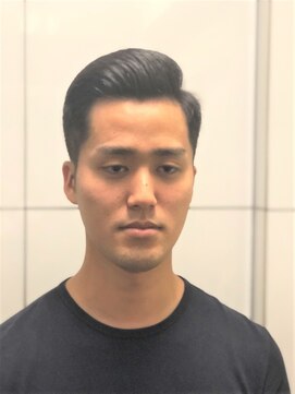 ディスイズバーバー(THIS IS BARBER) バーバースタイル　ビジネスヘア　サイドパート　黒髪　【札幌】