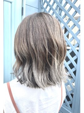 ちょきちょき  上中居店 切りっぱなしボブ+グラデーション