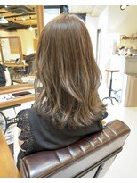 チリンバイロストシティー(Chillin by LOSTCITY)&nbsp;ミディアムレイヤー髪質改善スクールカット