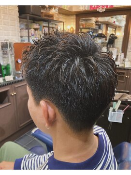 ルピナス 中田(Lupinus) ベリショスパイキーショートアップバングスタイル