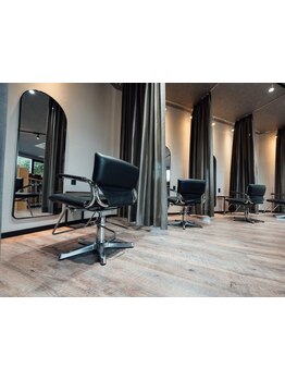 一人ひとりにしっかり向き合う大人世代のプライベートサロン♪あなたの”似合う”を引き出します◇