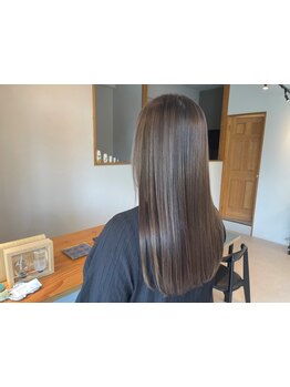〈武庫之荘駅徒歩5分〉髪の質感やクセを考慮した縮毛矯正が人気♪ナチュラルで自然なストレートが叶う◎