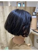 くせやうねりをいかした大人可愛いミニボブ【カミケンネクスト】