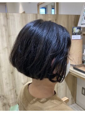 カミケンネクスト(kamiken.next) くせやうねりをいかした大人可愛いミニボブ【カミケンネクスト】