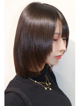 ルネラトーキョー(RUNERA TOKYO) 縮毛矯正で艶のあるボブ