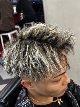 ダズルヘアラッシュ(DAZZLE hair RUSH) 白金メッシュ×ツイストパーマ