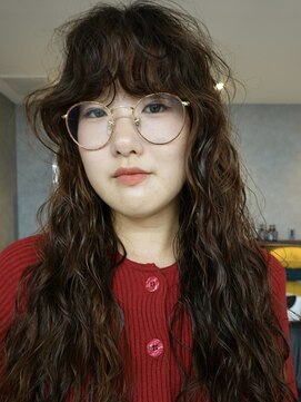 外国人風スパイラルクルクルロングパーマ