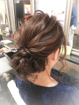 ロワローズ(Roi rose) Roirose☆パーティヘア☆日高