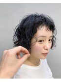 ミニボブ　パーマ　ショートバング　くるくる　黒髪　小顔