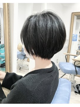 ミッシェル アフロート(michelle afloat) ２０代３０代４０代５０代ひし形トップふんわりCカーブショート