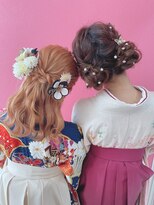 アミカ(Amica)&nbsp;ウェーブ/三つ編みハーフアップ/ツインお団子/卒業式ヘア/袴ヘア