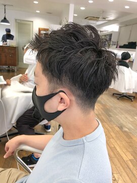 ヘッズ 本八幡店(HEADS) MEN'S HAIR  センターパート　ツイストスパイラル　コンマヘア