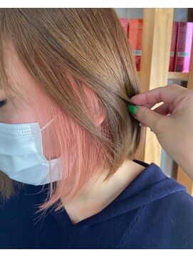 ロニ(Roni) インナーカラーピンクボブ