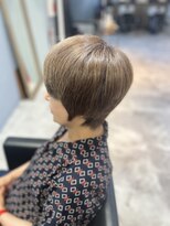 ニュートラル(neutral)&nbsp;【neutral】白髪ぼかしハイライト＋ショートカット