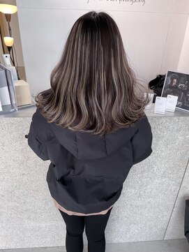 キング 枚方店(K!ng) 【枚方、高槻、梅田】ホワイトハイライト