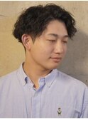 センターパートツイストスパイラルパーマ刈り上げメンズパーマ