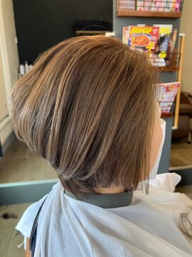 アンバー(amber) ショート