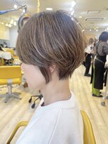 モリオ フロム ロンドン 成増店 【morio成増 セリザワ】くびれショート ハイライトカラー