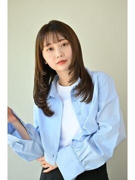 ザ デイ 銀座(The Day) ベージュブラウンのレイヤースタイル