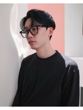 ヨー(Yoh-) 【カルマヘア/星亘祐】センターパート/デザインカラー