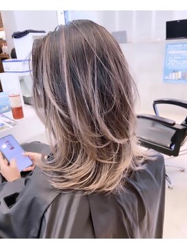 ヘアサロン エフ 渋谷(F) #バレイヤージュ#ハイライト#白髪ぼかし#グレージュ