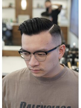 ザ チョップ ショップ ハラジュク(THE CHOP SHOP HARAJUKU) サイドパート/メンズカット/眉毛カット/床屋/フェード