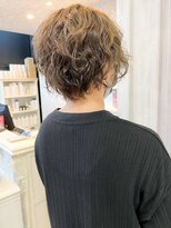 キャアリー(Caary)&nbsp;福山Caary20代30代40代50代60代ショートヘア小顔補正立体カット