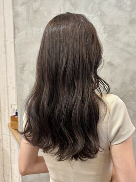 ヴィックス クリスタル(VIC’S crystal) 《ブリーチ無しで作るオリーブベージュ》AKANE