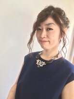 ビービータカオカ(B B TAKAOKA)&nbsp;くるりんぱ・ねじねじ・三つ編みアレンジ