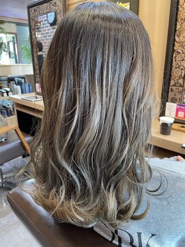 エルバイシオン(aile by sion) グレージュ系グラデーションカラー