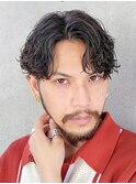 波巻きツイストスパイラルパーマアップバングショートコンマヘア