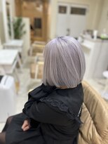 カリーナ(CARINA)&nbsp;ホワイトカラー/ラベンダーホワイト