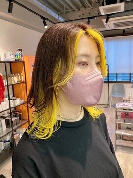 コワファーストナガサキシャンプーボーイ(COIFF1RST NAGASAKI SHAMPOO BOY) インナーカラー イエロー