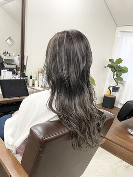 ホンネ(honne.) ハイライト×ホワイトグレージュカラー