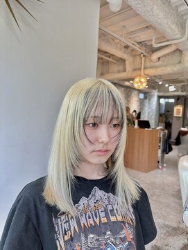 スリー(three) 抜きっぱなしブロンド　×  designカット