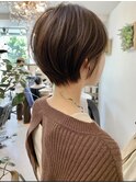 シルキーベージュ斜めバングくびれショート
