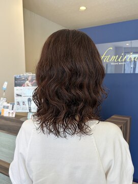 ホリスティックビューティーファミリア ミディアムパーマヘア