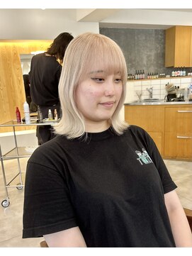 エアヒール(AIR HEAL) ホワイトベージュのハイトーン