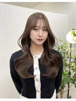 トキ(TOKI) 透明感のあるグレージュ× 重ためレイヤーカット