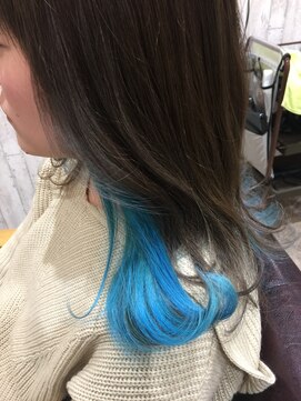 スピニングヘアティアナ(spinning hair Tiana.) ワンランク上のスカイブルーインナーカラー