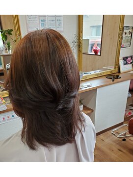 フィカス(Ficus) フェミニン愛されミディアムレイヤースタイル