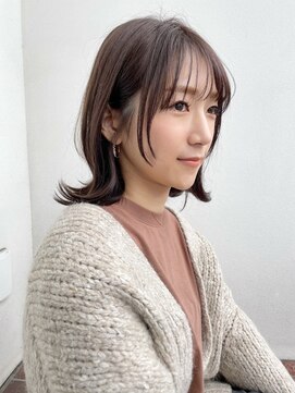 ヘアープレイス ヴィブ(hair place VIVE) ラベンダーグレージュ　シンプルな外ハネミディアム