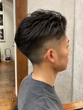 シルフィ(sylph) ビジネスヘア／ツーブロック／アップバング