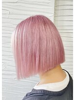グロウトヨサキワン(GLOW TOYOSAKI ONE)&nbsp;お洒落カワイイ切りっぱなしハイトーンホワイトピンクボブ
