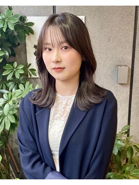 グリーン 町田(green) 【ミディアム】綺麗に流れる顔まわりレイヤー