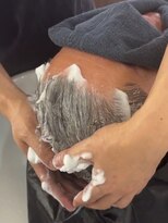 ネクストラグザ 大阪店&nbsp;頭皮に高い効果のあるクリームでマッサージシャンプー