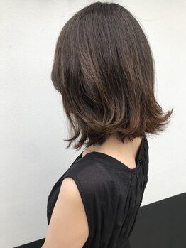 お手入れしやすい再現性の高い似合わせカットなら《Raguu Hair》にお任せ♪毎日のスタイリングも時短に◎