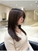 横顔まで美しく見せる、艶とレイヤーにこだわった大人ロング